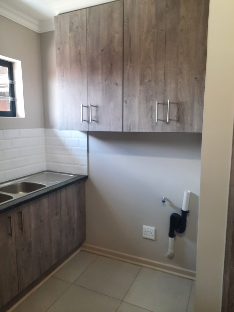 To Let 3 Bedroom Property for Rent in Langenhovenpark Free State